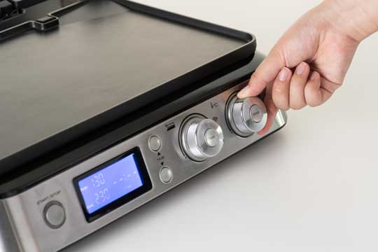 ▲温度調整ダイヤルを回して温度を変更する。