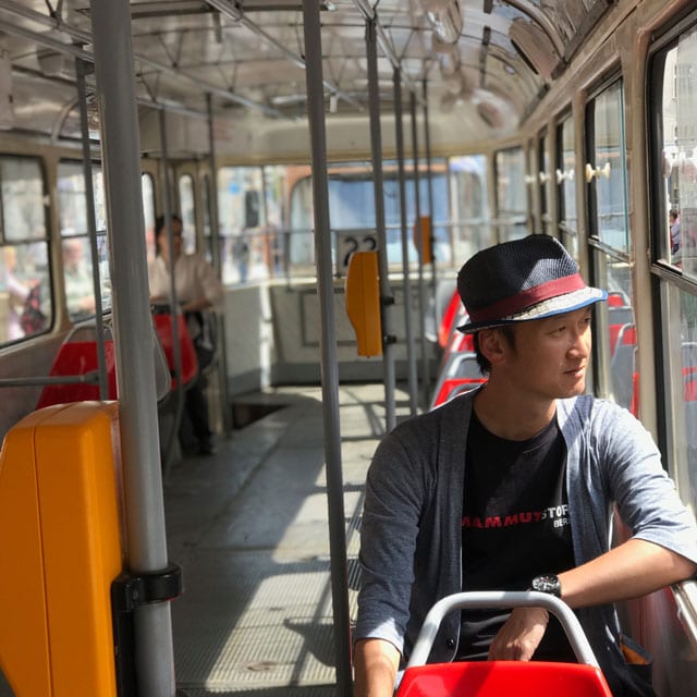 移動する松下先生