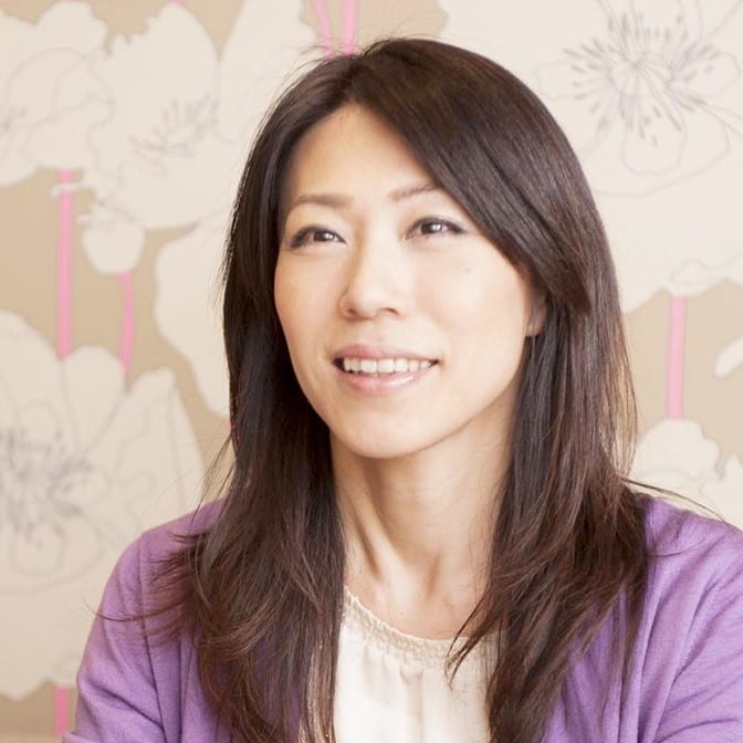 キャリアアドバイザー／ダイバーシティコンサルタント。1968年生まれ。大学卒業後、カメラメーカー海外営業部にて3年半従事、その後、前職インテリジェンス（現：パーソルキャリア）で創業期の1994年から8年間派遣事業部と紹介事業部の立ち上げに携わる。2002年(株)キャリエーラ設立。個人向けに延べ17000人以上のカウンセリング実績。『どんな職場でも求められる人になるために いますぐはじめる47のこと』『女性社員に支持されるできる上司の働き方』など著書多数。