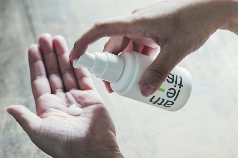  「アクティブ＆ゴー」シリーズは、シンプルなフォルムにビビッドなカラーが映えるボトルデザイン。エクササイズやジムなど、アクティブシーンに使うのにもぴったり。 