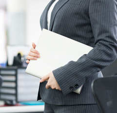 デキる同僚と比べられて辛い… 「毎日がプレッシャー」