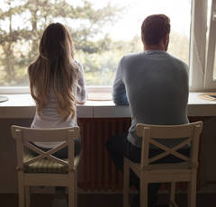 事後報告で夕食が台無し…報連相のできない旦那に妻たちからの報復が始まった