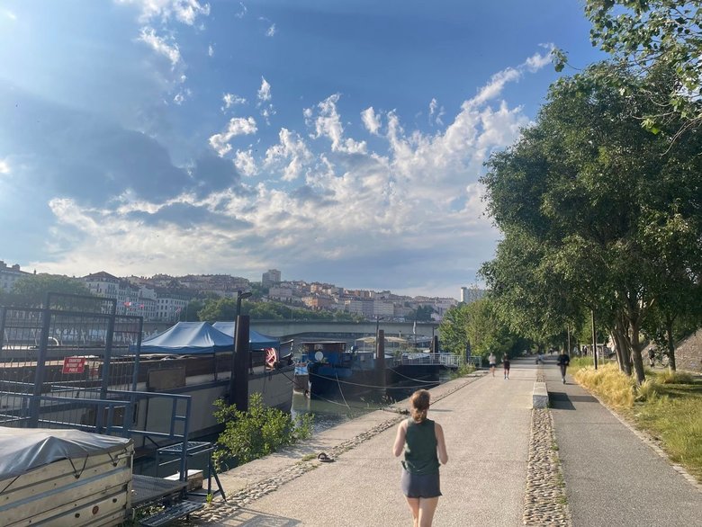 脳腫瘍を患って以降、有酸素運動の一環でジョギングを取り入れている