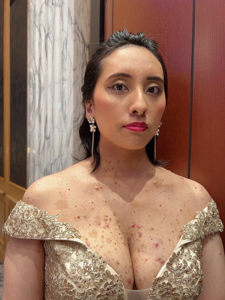 ドレス姿の大河内さん