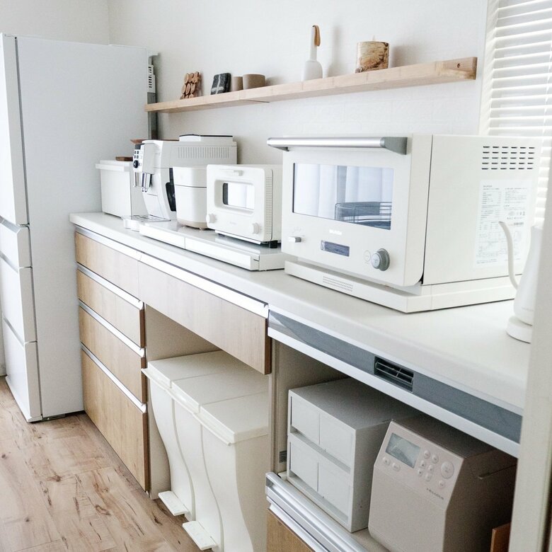 使う場所としまう場所が離れていると、使用後元に戻すのが億劫に。使う場所のそばに収納するのが理想