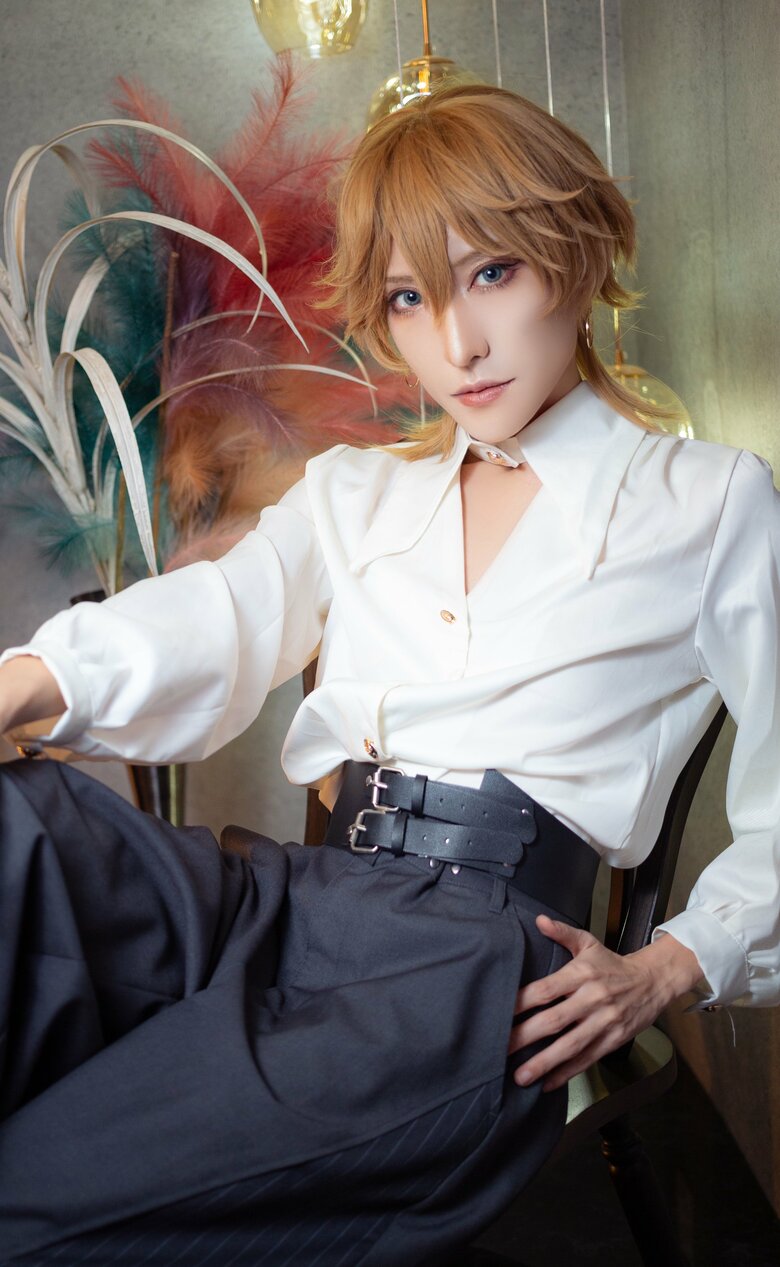 クールな男装コスプレ