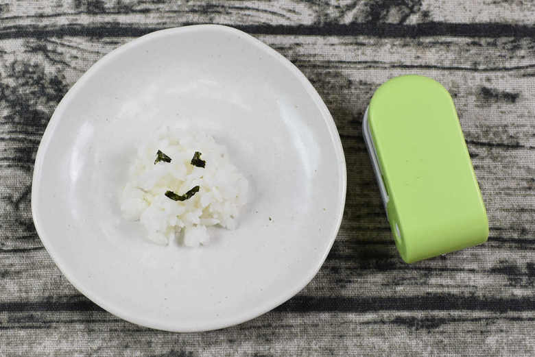 セリアのおすすめキッチン用品「のりパッチン ニコニコ」のアップ画像