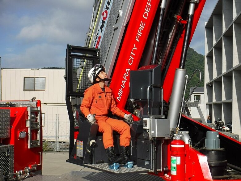 救助訓練に集中する新宅さん