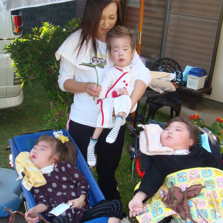 3人の子どもたち左から蘭愛（れな）、愛聖（まなと）、聖矢（せいや）