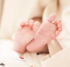 予想以上に少子化が加速… 働き方改革で社会は変われるのか