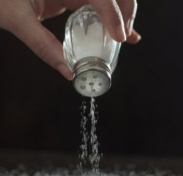 ｢究極の塩むすび｣に必要な塩の量がついに明かされた！