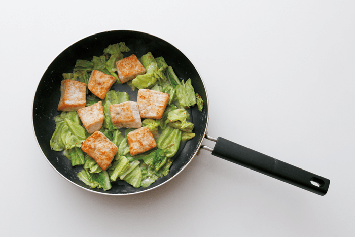 Aを入れてひと煮立ちさせ、かじきを戻し入れる。