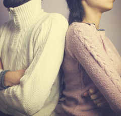 妻と見比べてアイドルを褒める夫…天然を超えた無神経さに本人は全く気づかない！