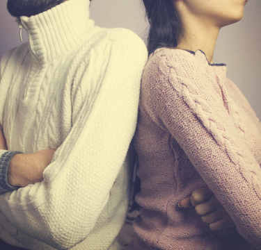 妻と見比べてアイドルを褒める夫…天然を超えた無神経さに本人は全く気づかない！