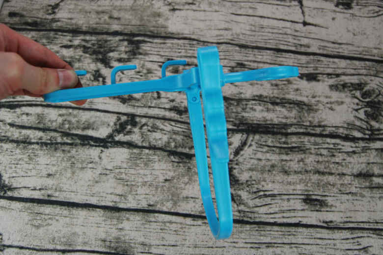 セリアのおすすめ商品「フード＆ハイネックハンガー」の使用中画像3