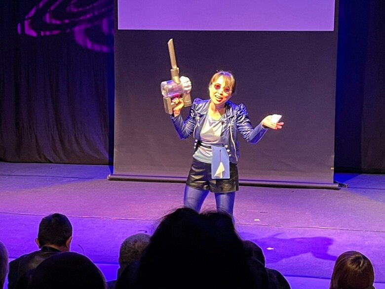 単独ライブでの石井てる美さん