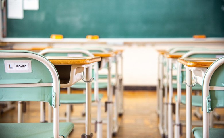 公立小中学校の教育費の増加は、新たなカリキュラムや活動が増えたことが原因だという