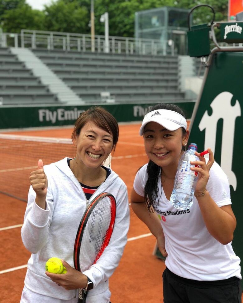 コーチとして指導していた穂積絵莉選手（2018年全仏ダブルス準優勝）と一緒に