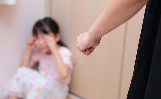 児童虐待のイメージ