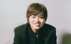 「母は58歳で総入れ歯」ものまね芸人・ハリウリサ はなわの作詞作曲で歌手デビューの裏話と葛藤に満ちた生い立ち