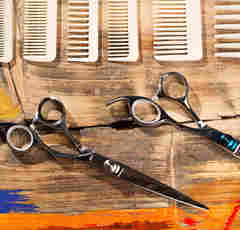 まるでこの世の終わり…散髪で頭を振り回して泣き叫ぶ子供との格闘がほんと大変！