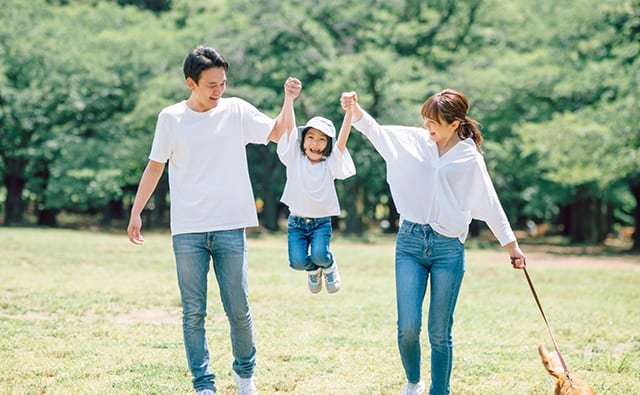 信頼関係のある親子のイメージ