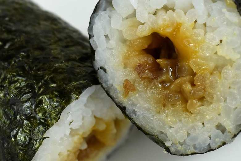 ファミマのおすすめおにぎり１「手巻き寿司　牛すき」の画像３