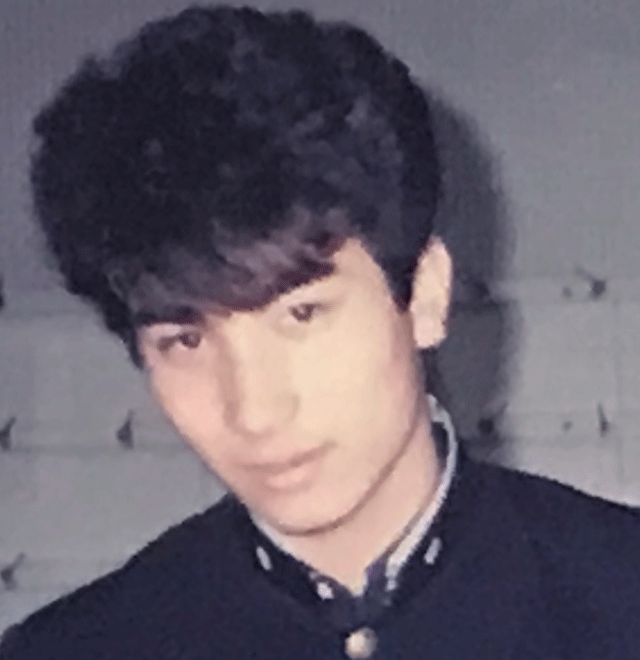 人前克服のため、高校で生徒会に入り、生徒会長まで務めた