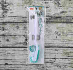 ダイソー「水切れがよく乾きやすい 排水口ブラシ」隅々までピッカピカ！ 頑固な水垢もヌメリも怖くない！