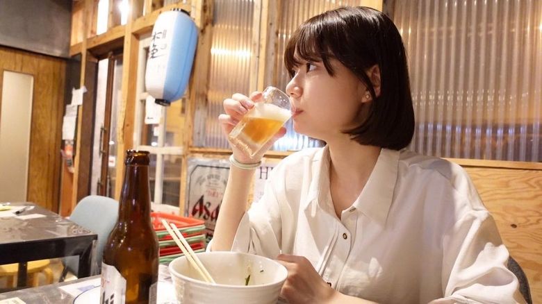 最近のYouTubeでは「だいたいどこかに行って何か食べてる」のだそう（Instagramより）