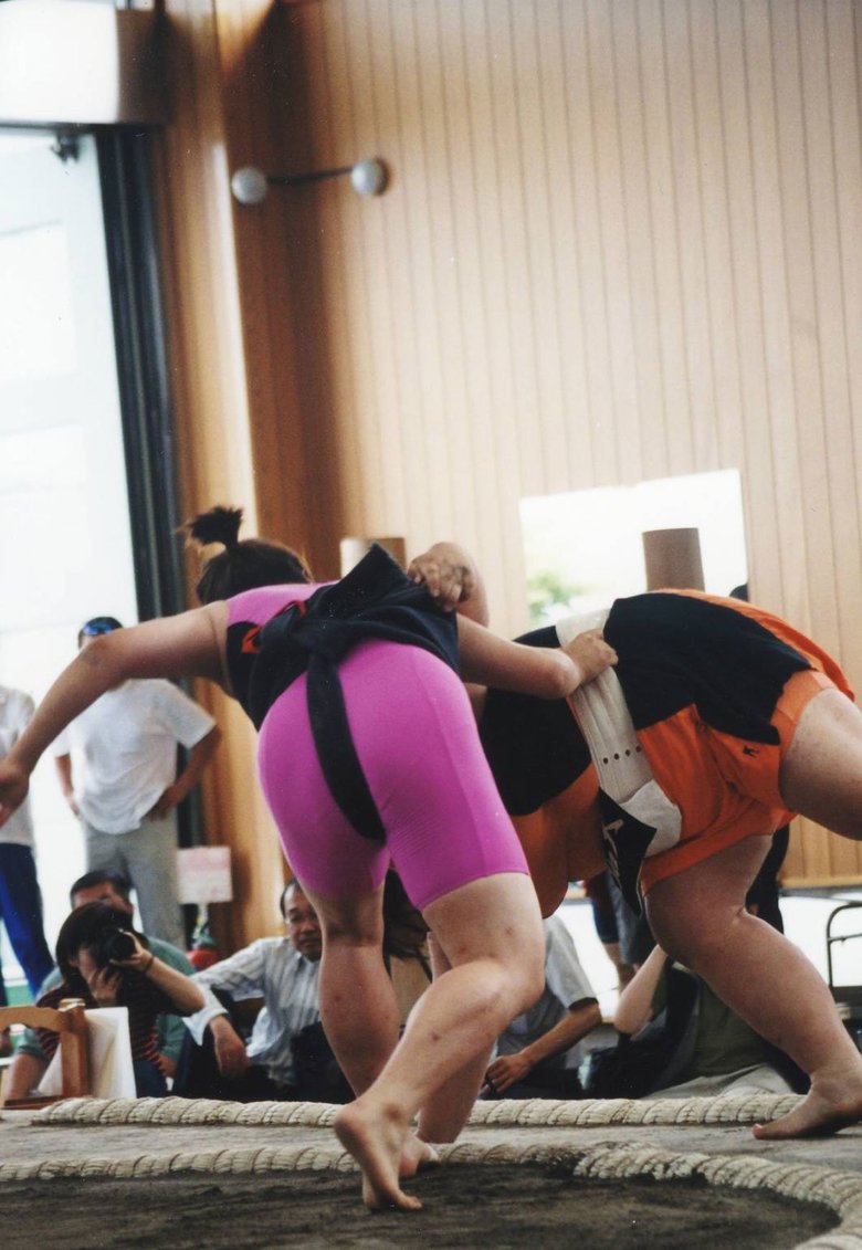 相撲をしていたころは「左四つ」を得意技としていた