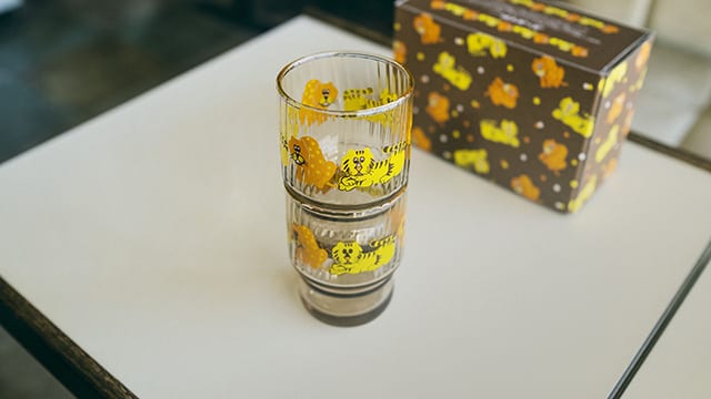 口部強化ガラスを使用した、重ねて収納できるグラス