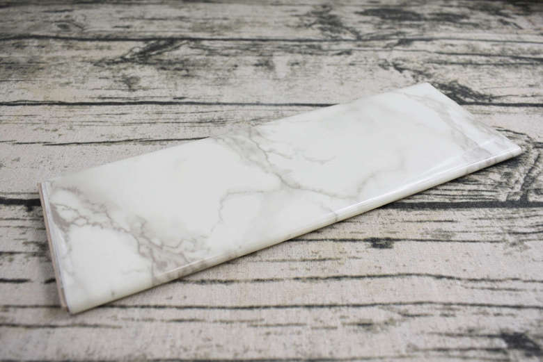 ダイソーのおすすめ商品「リメイクシート（大理石柄 ホワイト）」の使用中画像