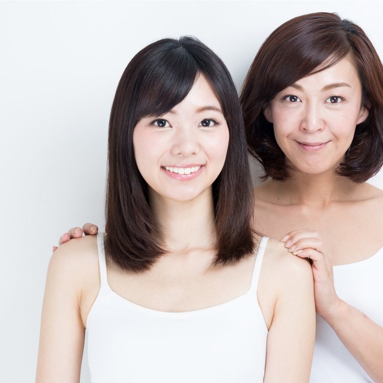 ライター：恩田有起
自宅で、仕事と介護をしながらライターとして活動中。大学生と中学生の子を持つ二児の母。マイブームはひとりカフェ。ipadや手帳を持ち込んで、まったりと作業することがなによりの贅沢。最近の悩みは、カフェスイーツを食べずにはいられないこと。