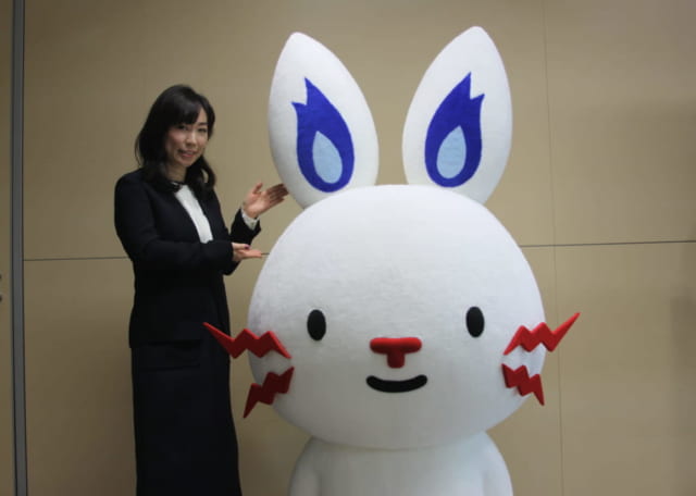 東京電力エナジーパートナー株式会社 CX向上室 カスタマーリサーチＧ VOCチームリーダーの松崎智子さん。顧客体験向上を目的としたお客さまの声の分析、カスタマージャーニー等による顧客の実態・ニーズ把握、お客さま目線での広告物文言・ＷebＵＸ改善提案などを行っている。