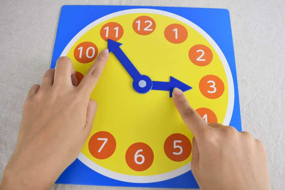 おすすめセリアおもちゃ「がくしゅう時計」の商品画像