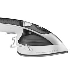 強力スチームで除菌＆脱臭！ カーテンやソファにも使える2WAYアイロンがティファールから登場