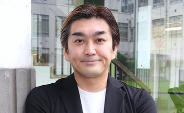 「吉村とは会話をしないのが円満の秘けつ」M-1ラストイヤーは精神的に追い詰められた徳井健太が相方とのコンビを24年間続けられる理由