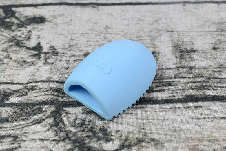 ダイソーのおすすめ商品「シリコーンマルチブラシ」の使用画像