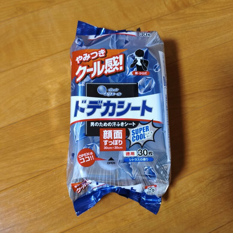 口臭のほか、顔がオイリーになってしまうことを気にしているまっちゃんさん。顔や首のべたつきが気になるときはこれでごしごし拭く