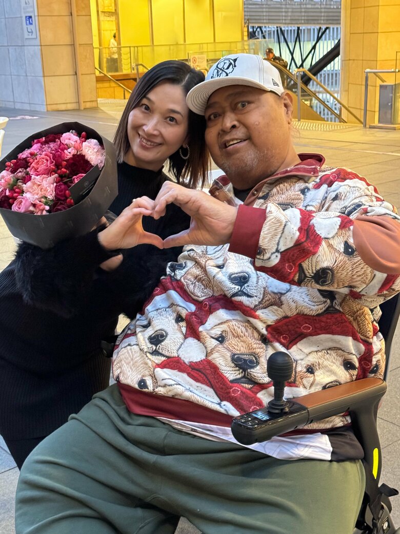 腎移植の退院後、元気になったKONISHIKIさんと