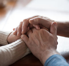 夫を立てないと出世ができない!?古い価値観に抱く女性の本音