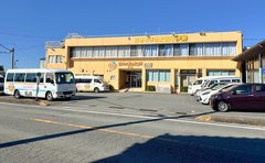 「このままでは物も人も運べない」深刻化するドライバー不足…外国人への指導に奮闘する教習所の「リアル」