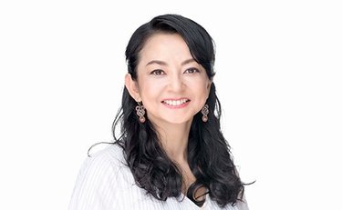 「今日からお前が母親だ」18歳で父に人生を変えられた町亞聖「今も教室に1人はいる」逃げられないケアラーの現実