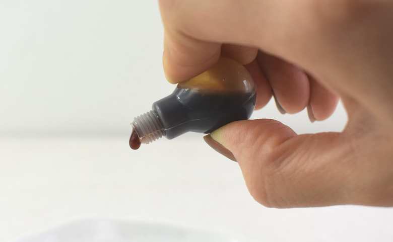 セリアのおすすめキッチン用品「タレビン 電球型」実物画像