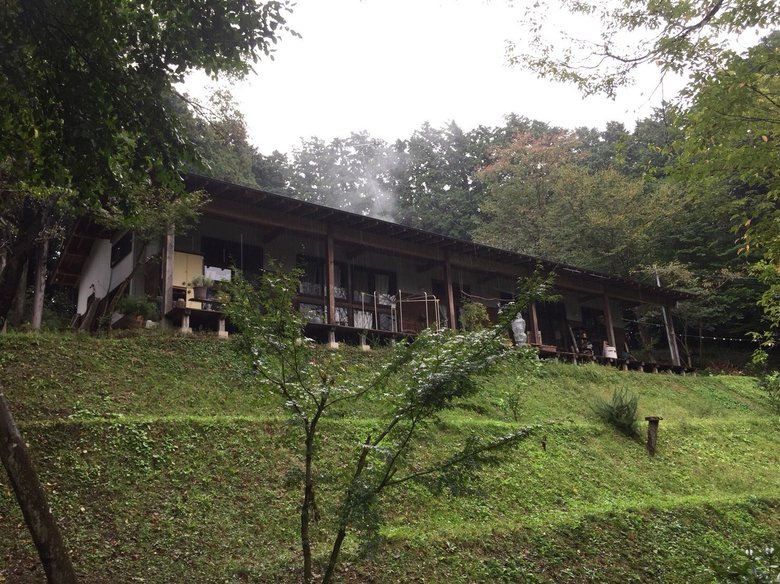 自然に囲まれた益子の実家