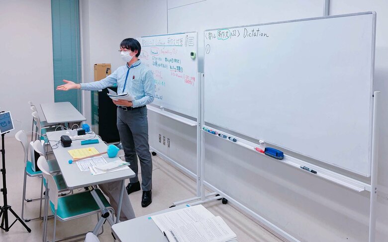 中学3年生が1年間無料で通える足立はばたき塾の授業の様子