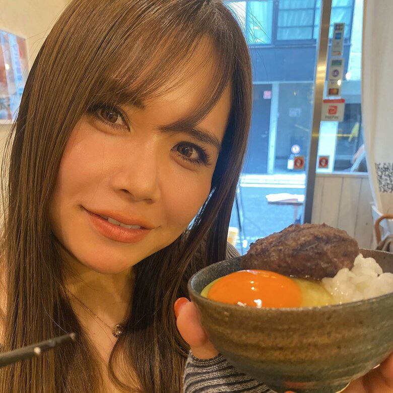 多忙な日々の合間、休みの日に友達と行ったハンバーグ屋さんにて