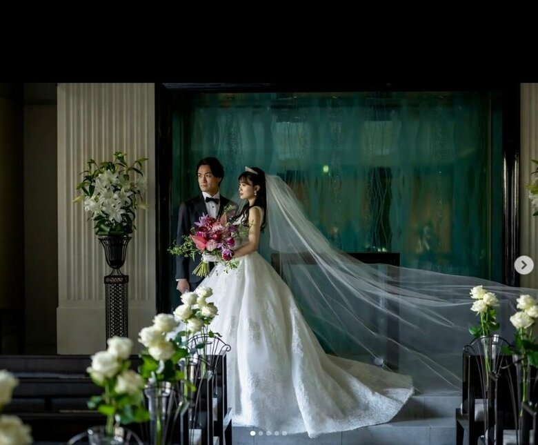 2021年9月に俳優の笠原秀幸さんと結婚。今年3月には結婚式を挙げた