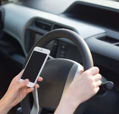 「ながら運転」罰則強化！2秒以上のカーナビ注視もダメ!?